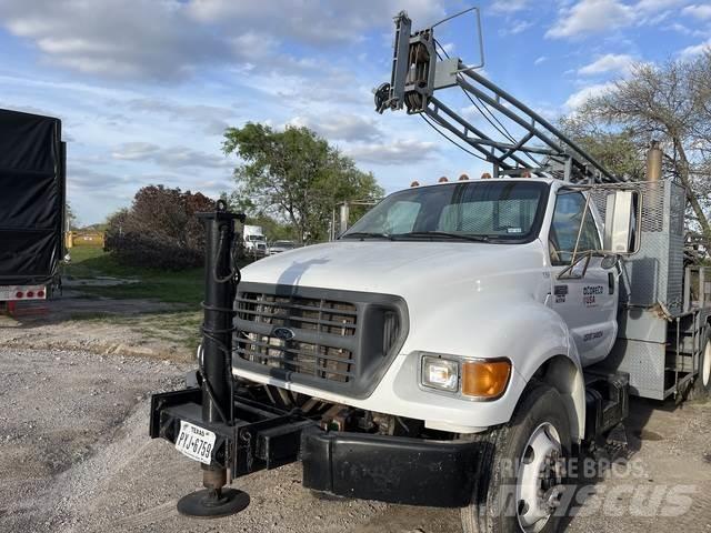 Ford F-650 Puurmasinad