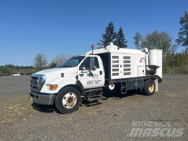 Ford F-650 Roomikekskavaatorid