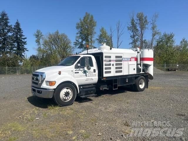 Ford F-650 Roomikekskavaatorid