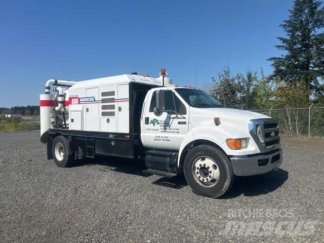 Ford F-650 Roomikekskavaatorid
