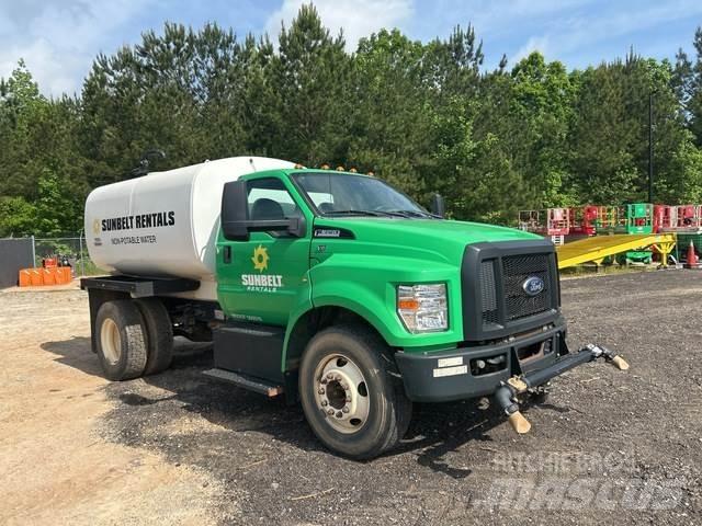 Ford F-650 Veepaagiga autod