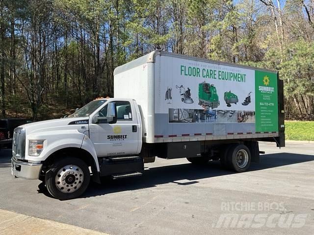 Ford F-650 Furgoonautod