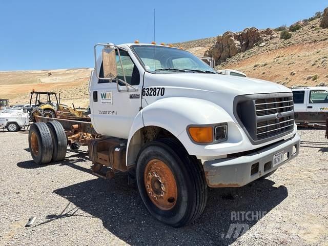 Ford F-650 Kabiinid