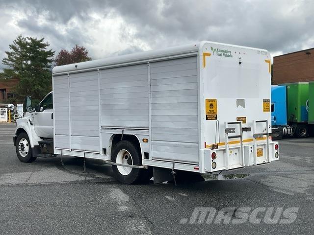 Ford F-650 Furgoonautod