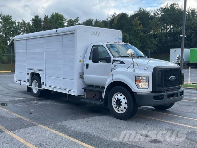 Ford F-650 Furgoonautod