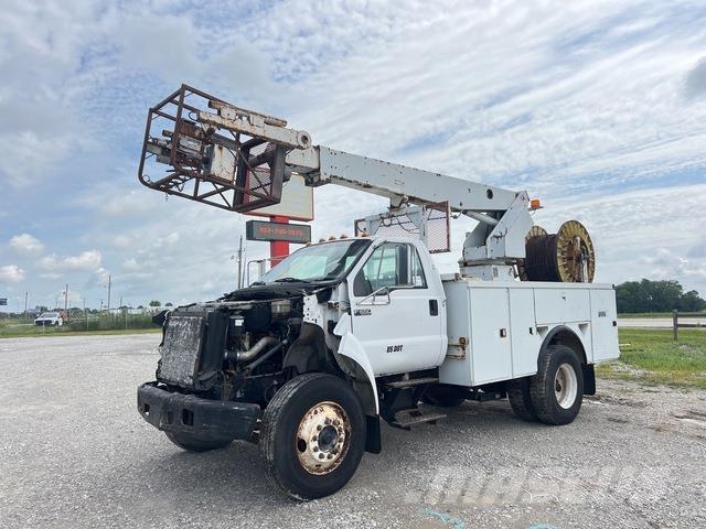 Ford F-650 Auto korvtõstukid