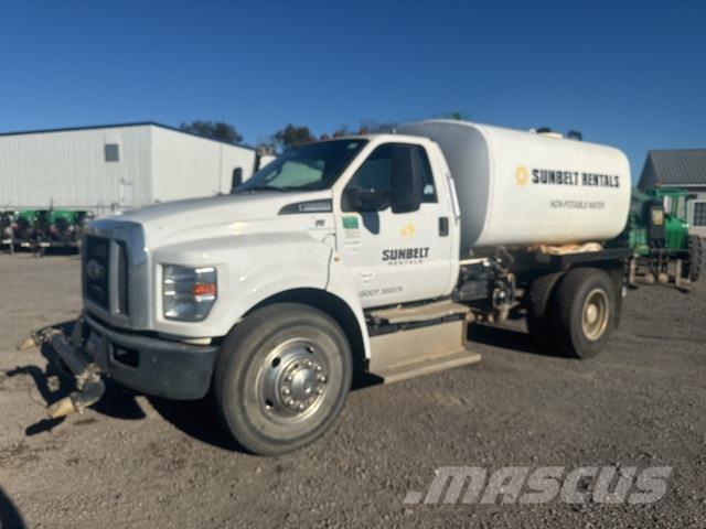 Ford F-650 Veepaagiga autod