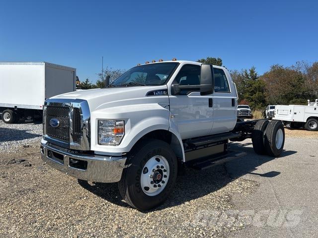 Ford F-650 Kabiinid