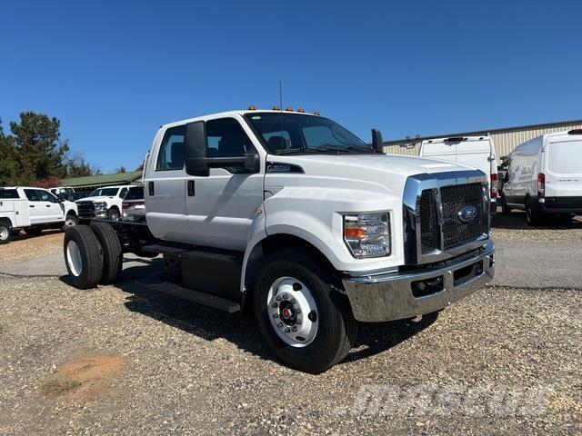 Ford F-650 Kabiinid