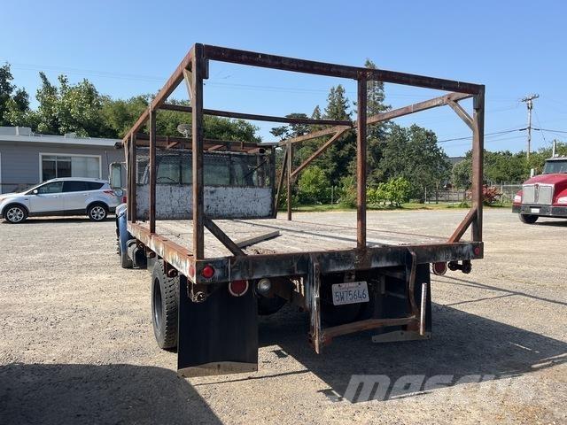 Ford F-700 Madelautod