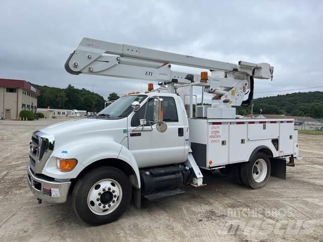 Ford F-750 Auto korvtõstukid