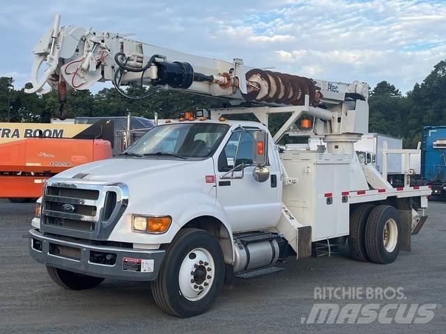Ford F-750 Puurmasinad