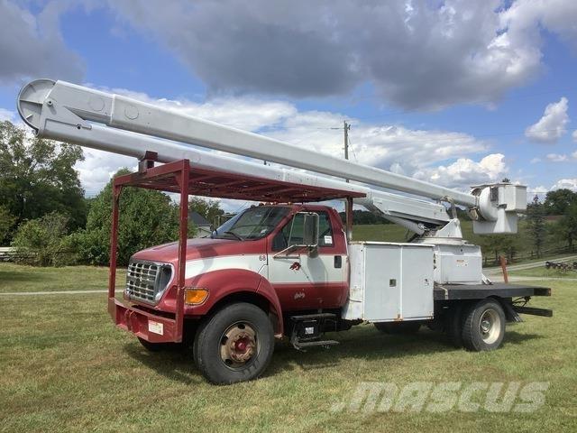 Ford F-750 Auto korvtõstukid
