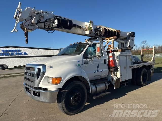 Ford F-750 Puurmasinad