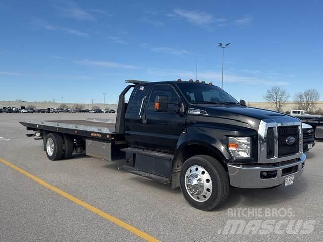 Ford F-750 Puksiirid