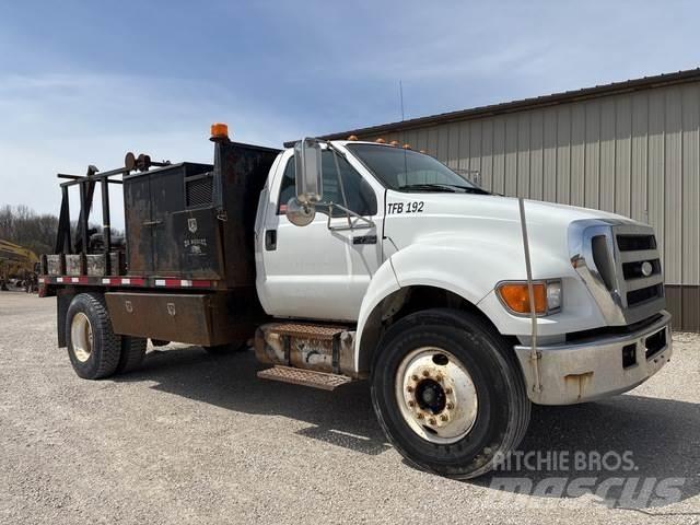 Ford F-750 Muu