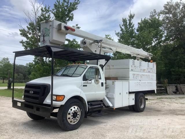 Ford F-750 Auto korvtõstukid