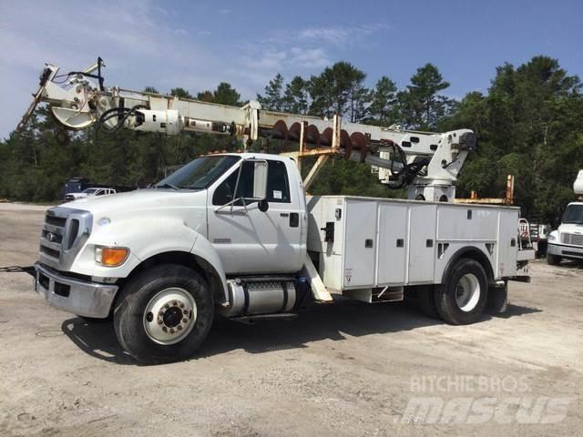 Ford F-750 Puurmasinad