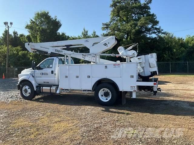 Ford F-750 Auto korvtõstukid