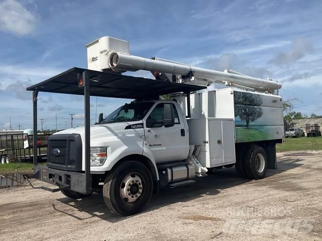 Ford F-750 Auto korvtõstukid