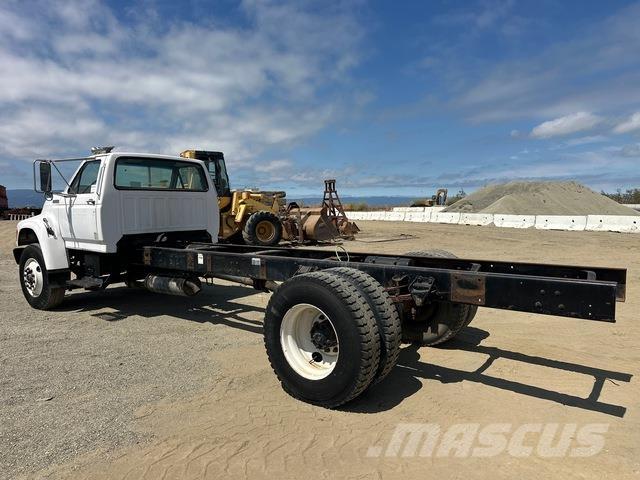 Ford F-800 Kabiinid