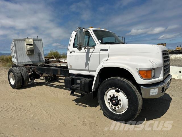 Ford F-800 Kabiinid