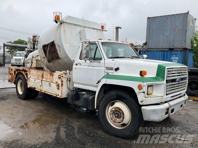 Ford F700 Muu