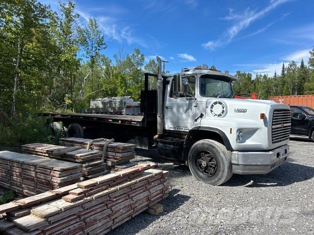 Ford L8000 Puksiirid