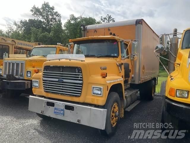 Ford L8000F Furgoonautod