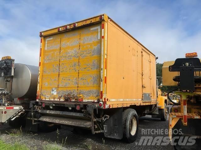 Ford L8000F Furgoonautod