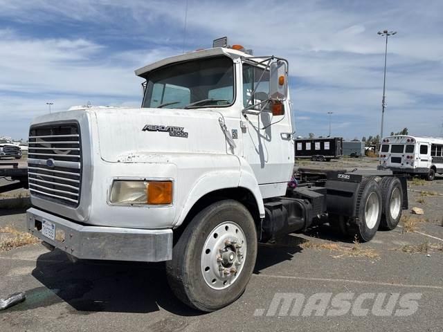 Ford L9000 Sadulveokid