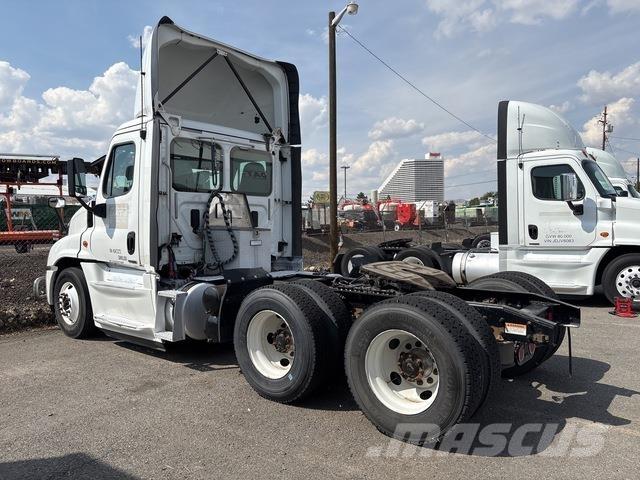 Freightliner  Sadulveokid