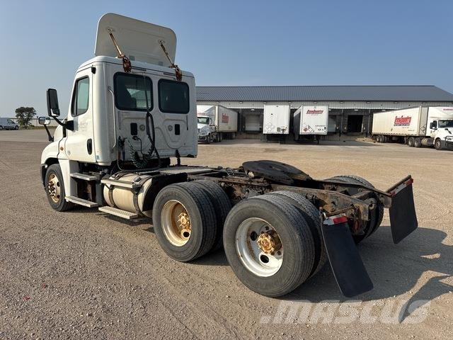 Freightliner  Sadulveokid