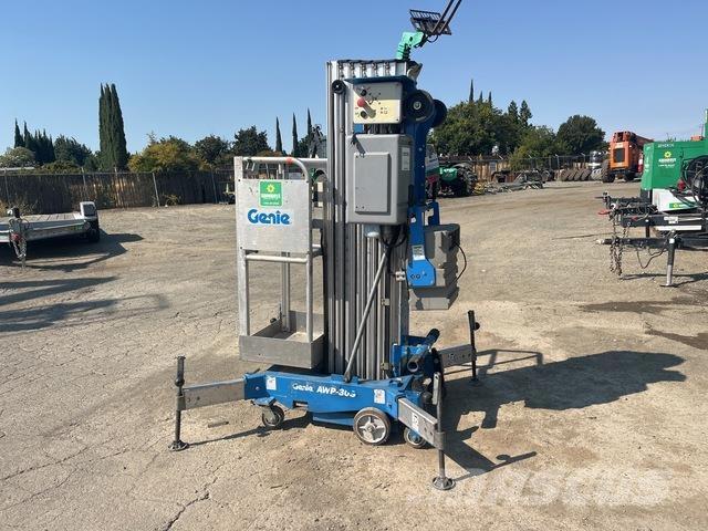 Genie AWP-30S Vertikaalsed mast tõstukid
