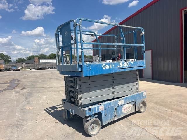 Genie GS-4047 Käärtõstukid