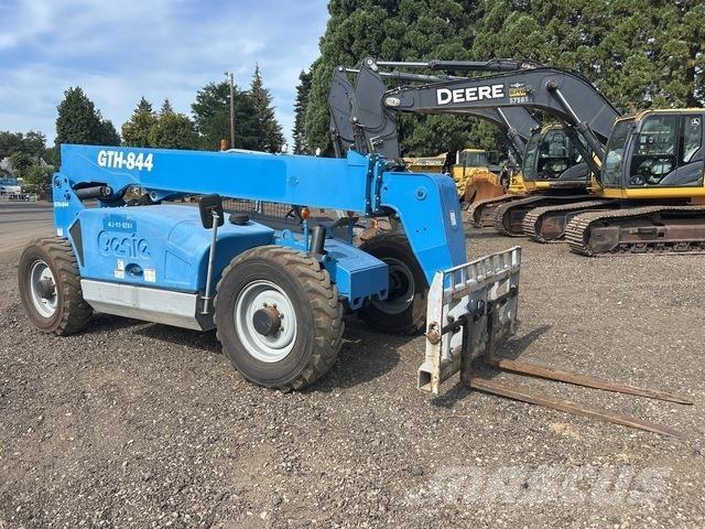 Genie GTH-844 Teleskooplaadurid