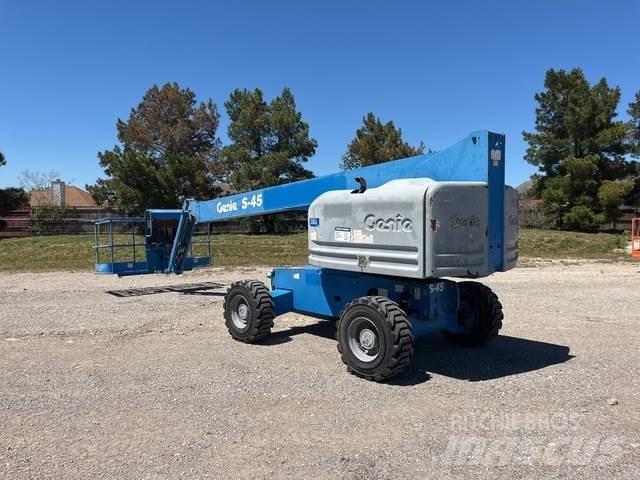 Genie S-45 Muu