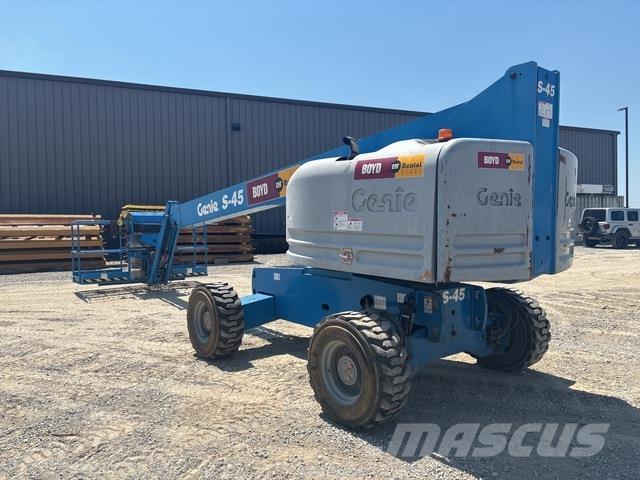 Genie S-45 Muu