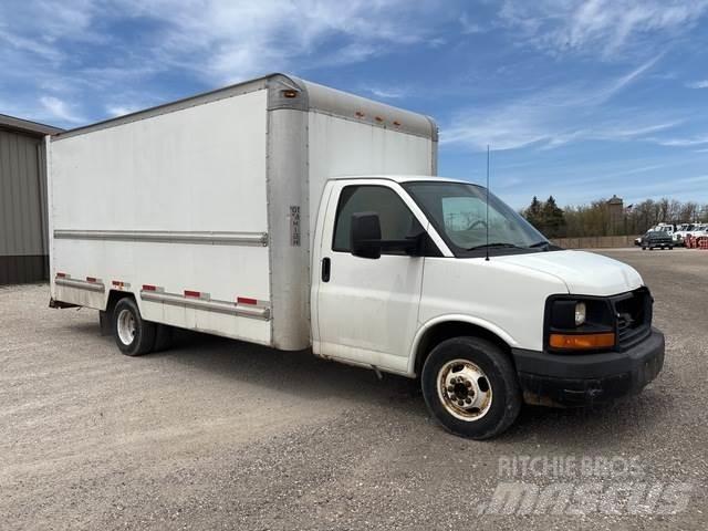 GMC Savana Furgoonautod