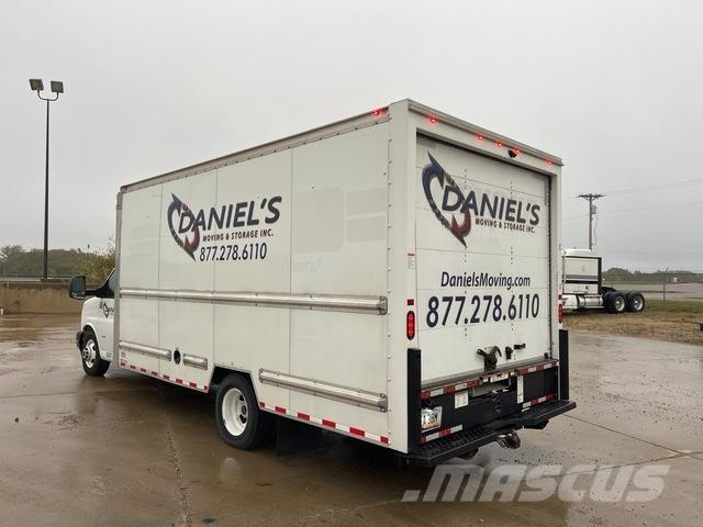 GMC Savana Furgoonautod