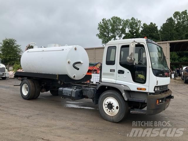 GMC T7500 Veepaagiga autod