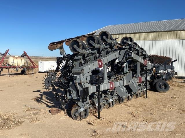 Hiniker 6000 Kultivaatorid