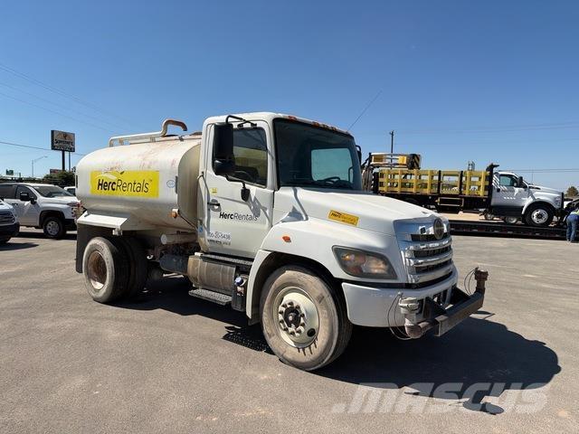 Hino 338 Veepaagiga autod