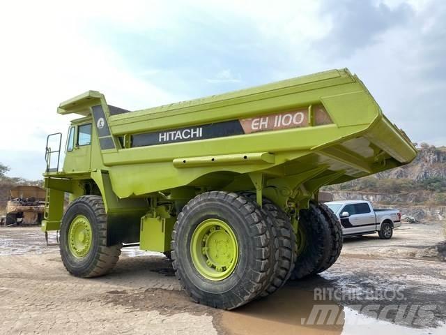 Hitachi EH1100 Liigendraamiga pinnaseveokid