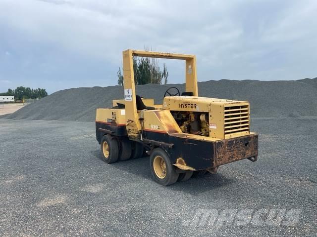 Hyster 530A Pneumorehvidega rullid