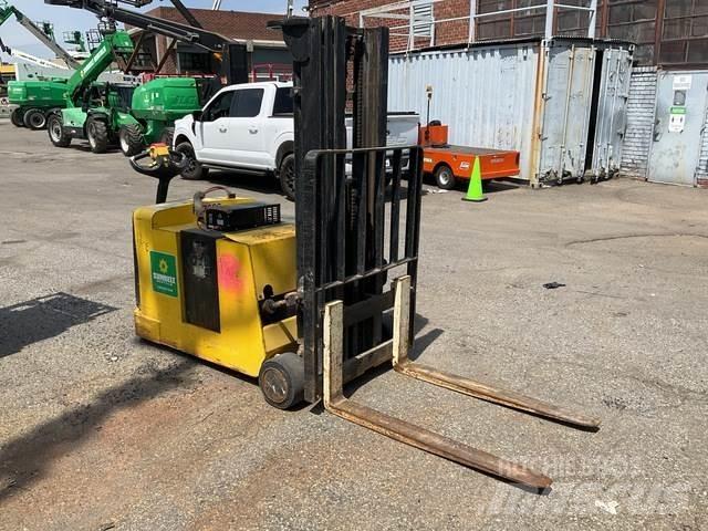 Hyster W30ZC Platvormiga virnastajad