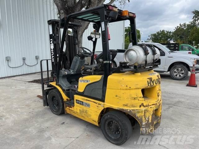 Hyundai 25L-7A Muu