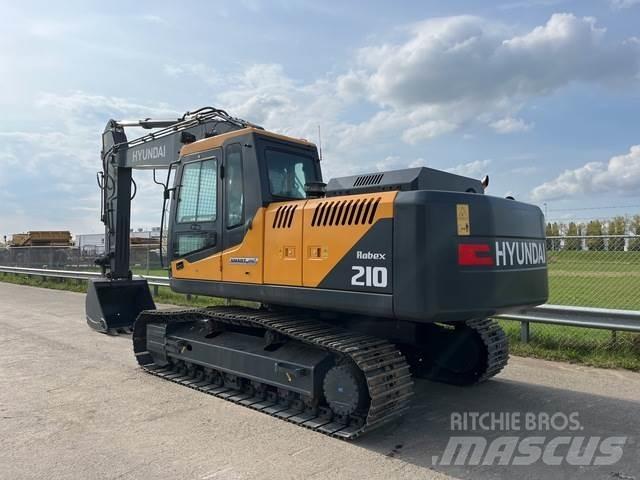 Hyundai R210 Roomikekskavaatorid