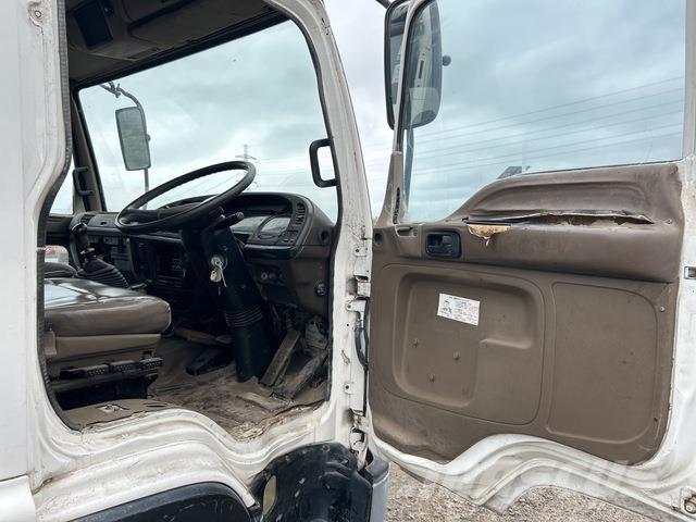 Isuzu Forward Veepaagiga autod