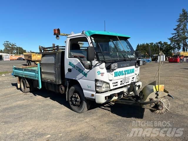 Isuzu NPR 450L Tänavapuhastusveokid